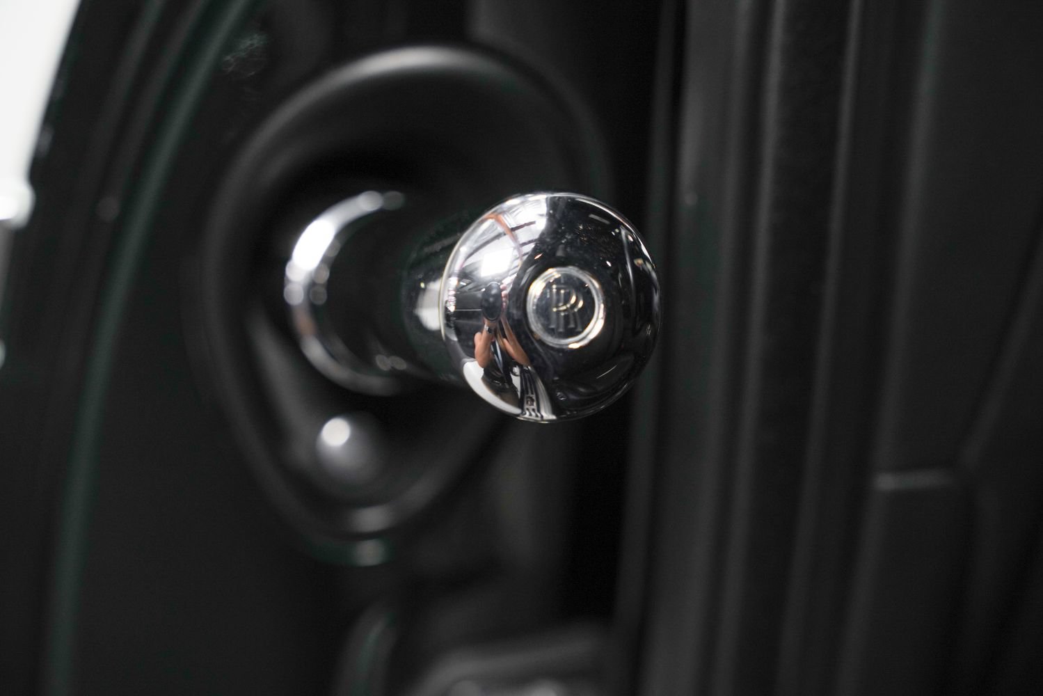 Used 2017 Rolls-Royce Wraith RWD image 43