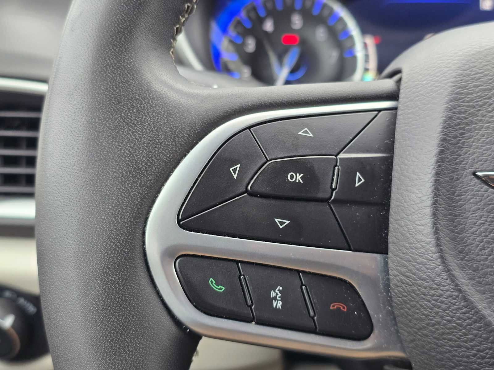 Used 2024 Chrysler Pacifica Touring-L image 30