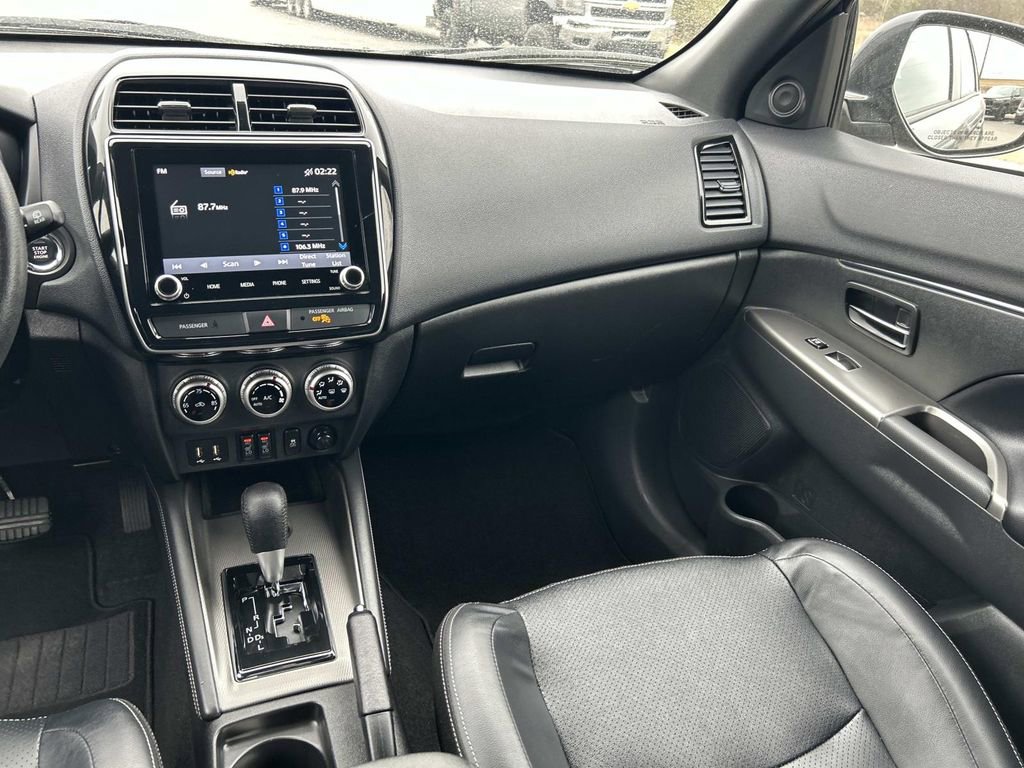 Used 2024 Mitsubishi Outlander Sport SEL image 18