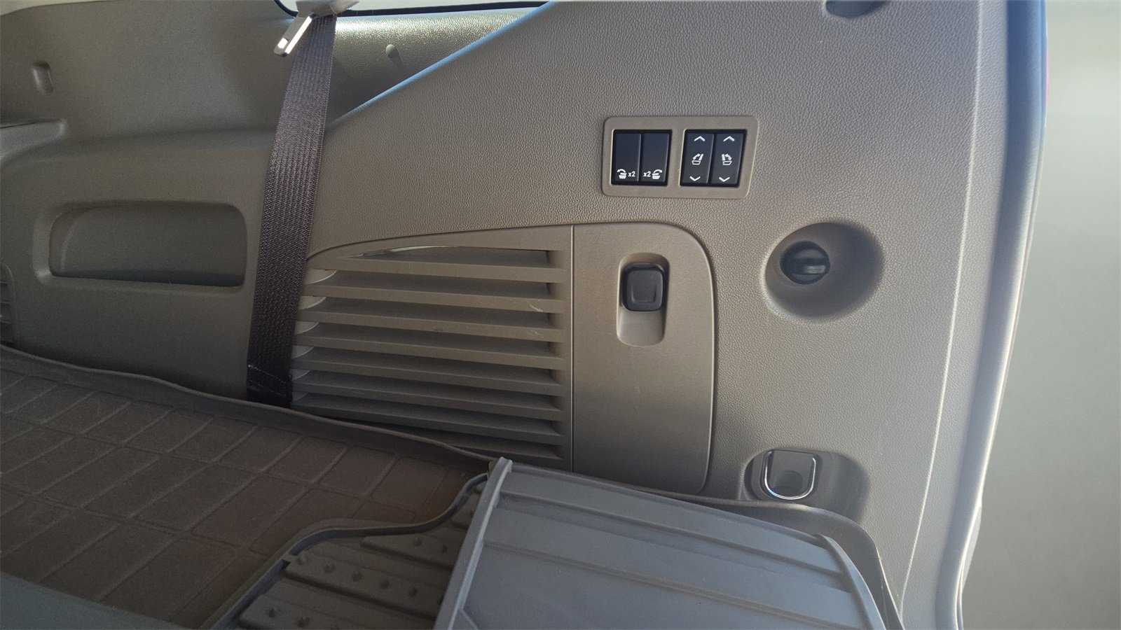 Used 2019 Chevrolet Tahoe Premier image 26