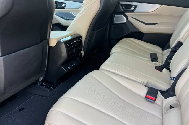 Certified 2025 Acura MDX w/ Technology Package AWD/4WD image 13