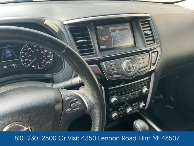 Used 2014 Nissan Pathfinder SV AWD/4WD image 19