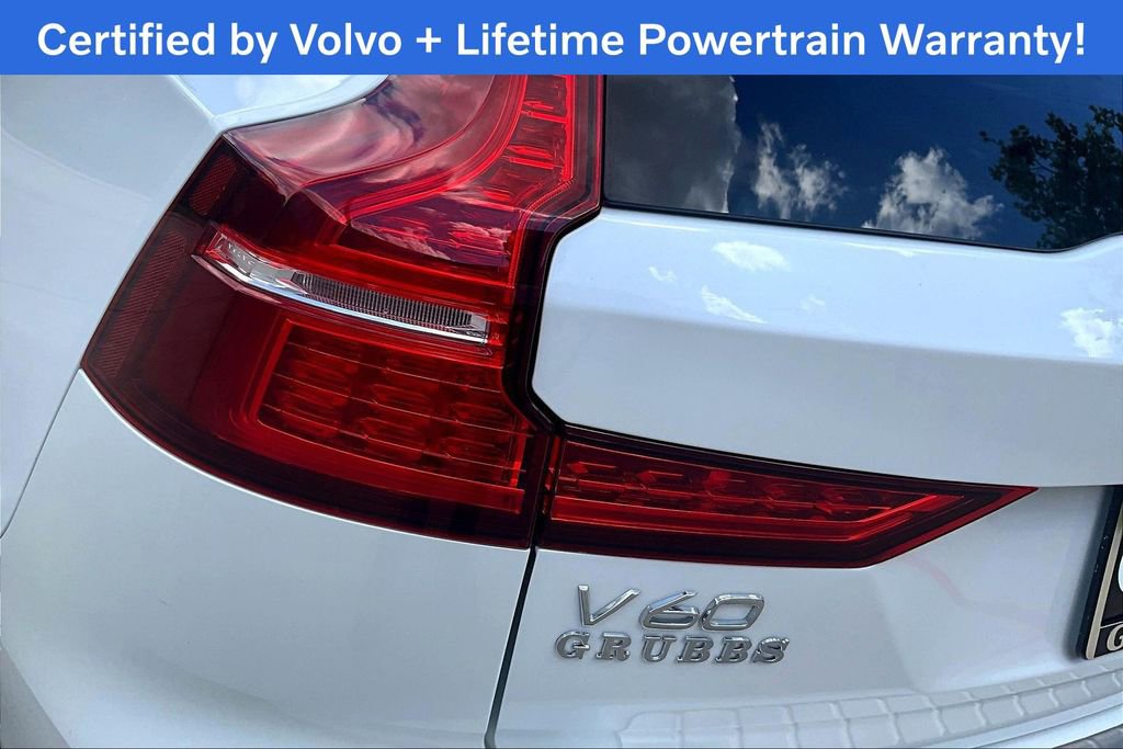 Used 2025 Volvo V60 B5 Cross Country Plus image 40
