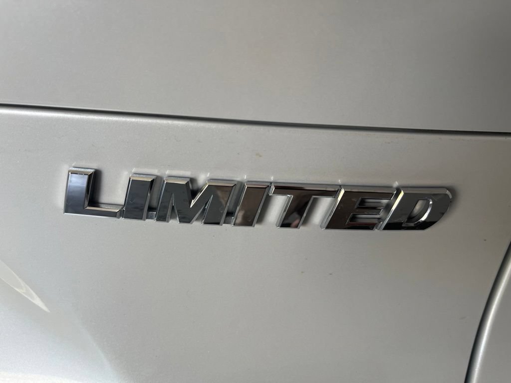 Used 2024 Toyota Venza Limited AWD/4WD image 46