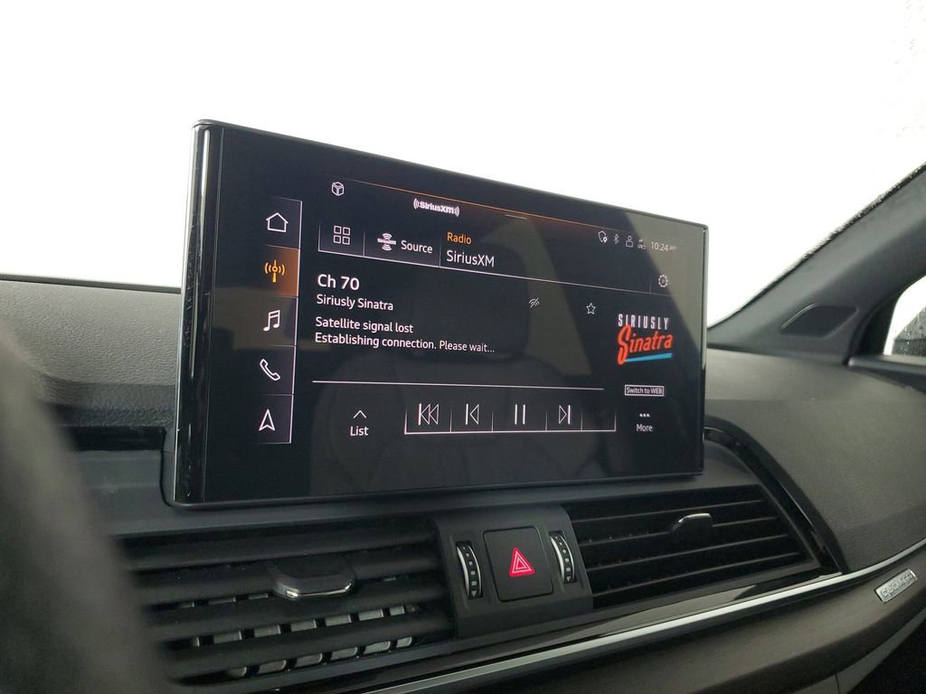 Used 2024 Audi Q5 e Premium Plus w/ Premium Plus Package image 28