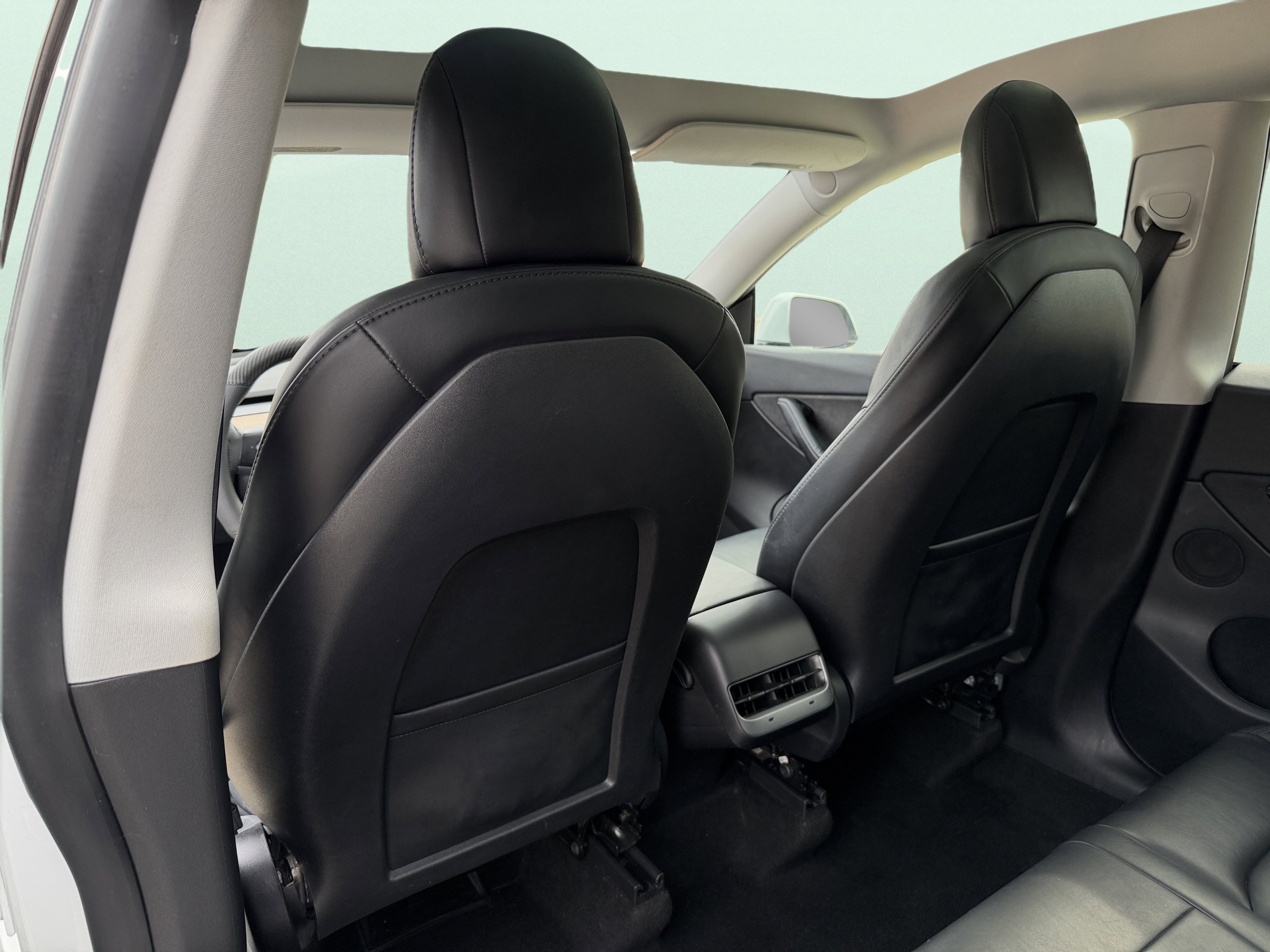 Used 2021 Tesla Model Y Long Range image 24