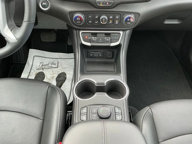 Used 2024 GMC Terrain SLT image 30