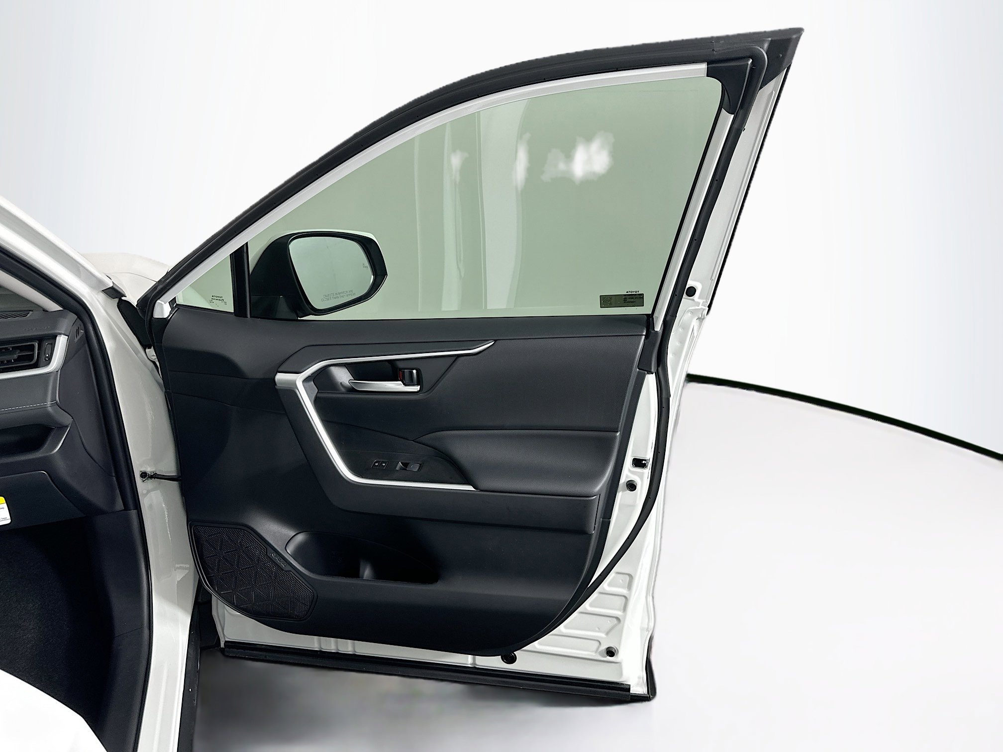 Used 2025 Toyota RAV4 XLE w/ Convenience Package image 34