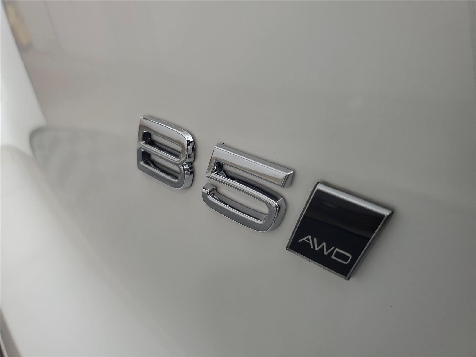 New 2026 Volvo XC40 B5 Plus w/ Climate Package AWD/4WD image 7