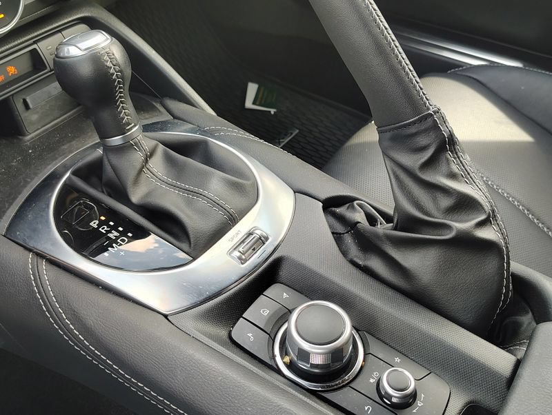 Used 2024 MAZDA MX-5 Miata Grand Touring w/ Appearance Package RWD image 19