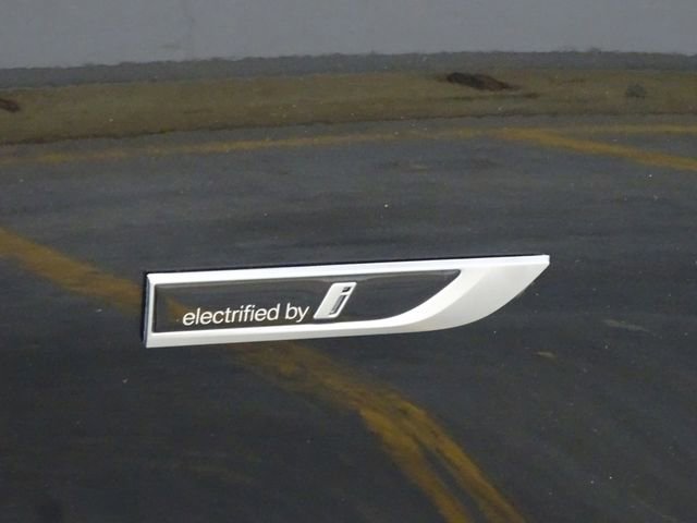 Used 2023 BMW 330e xDrive w/ M Sport Package image 53