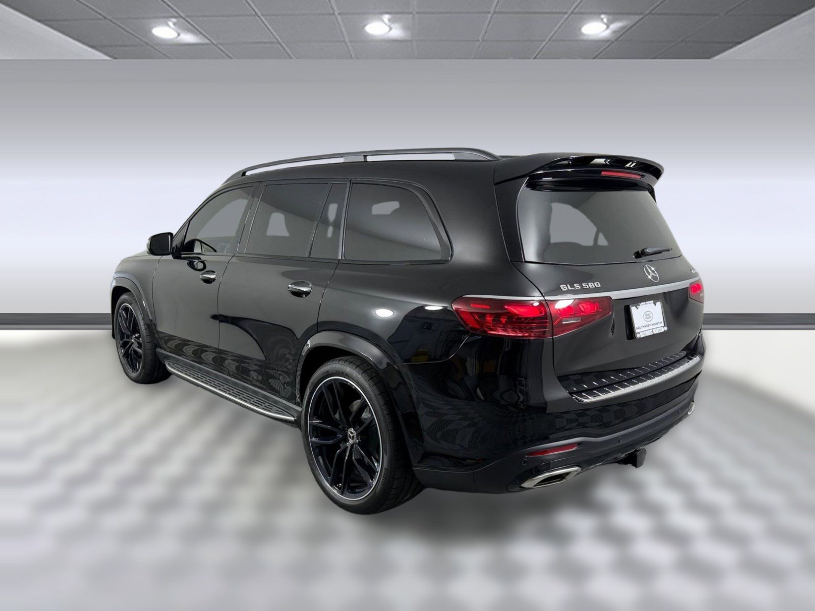 Used 2025 Mercedes-Benz GLS 580 4MATIC image 3