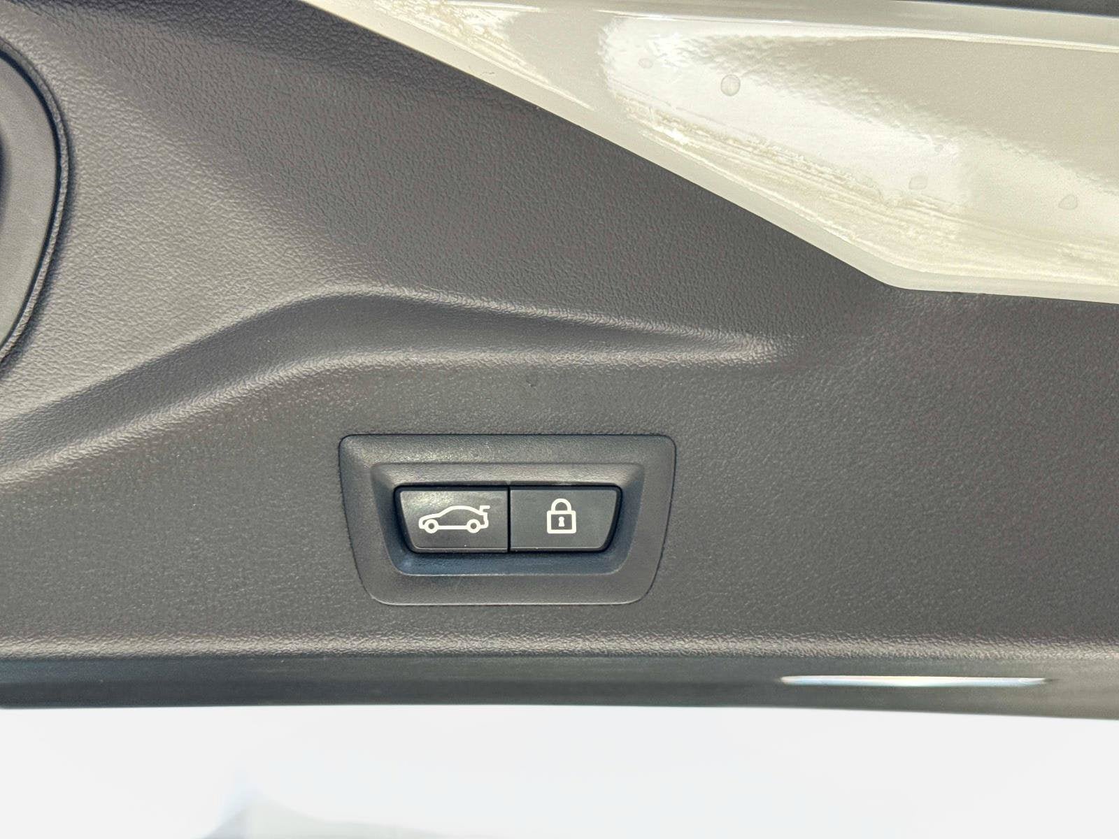 Used 2019 BMW X5 xDrive40i w/ M Sport Package AWD/4WD image 12
