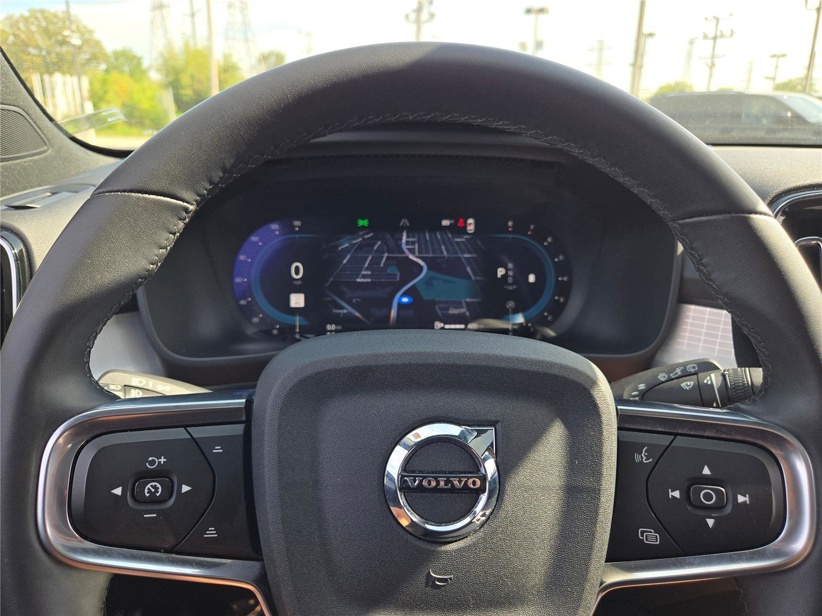 Used 2024 Volvo XC40 B5 Core image 38