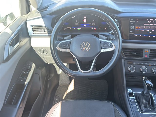Used 2022 Volkswagen Taos SE w/ Panoramic Sunroof Package image 18