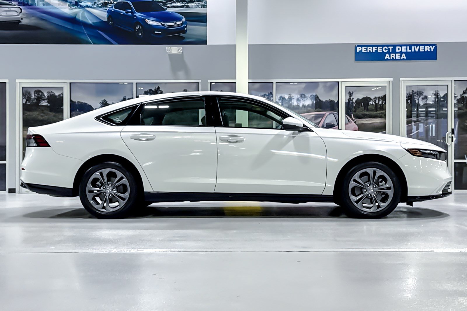 Used 2024 Honda Accord EX-L image 8