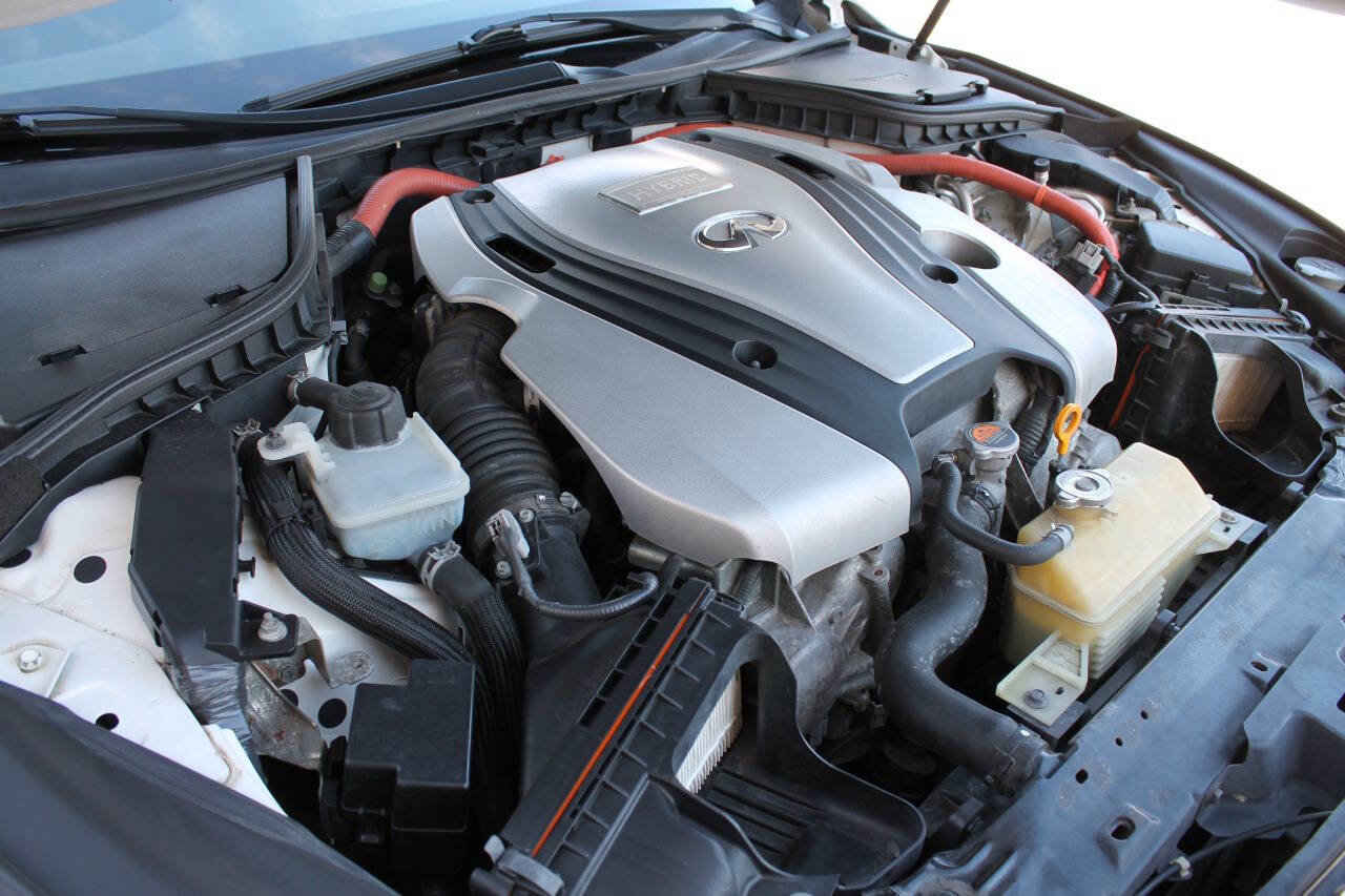 Used 2014 INFINITI Q50 Hybrid AWD w/ Deluxe Technology Package image 15