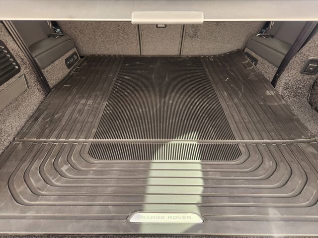 New 2026 Land Rover Range Rover Long Wheelbase SE image 23