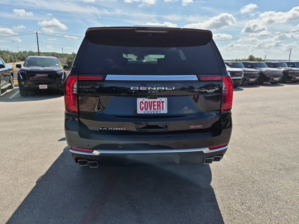 New 2026 GMC Yukon Denali w/ Denali Reserve Package AWD/4WD image 8