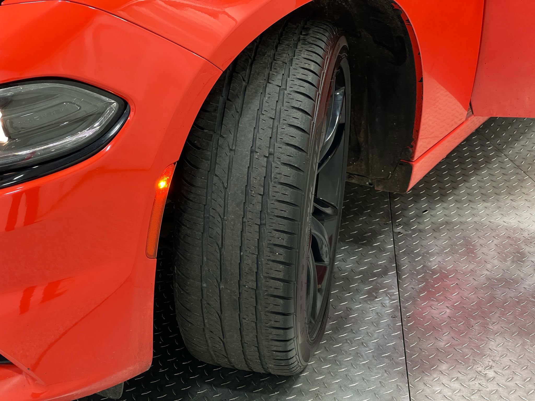 Used 2018 Dodge Charger SXT w/ Blacktop Package image 32