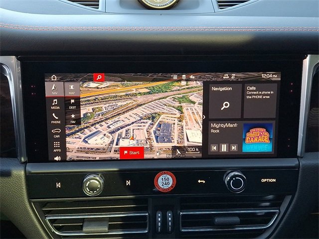 Used 2025 Porsche Macan image 23