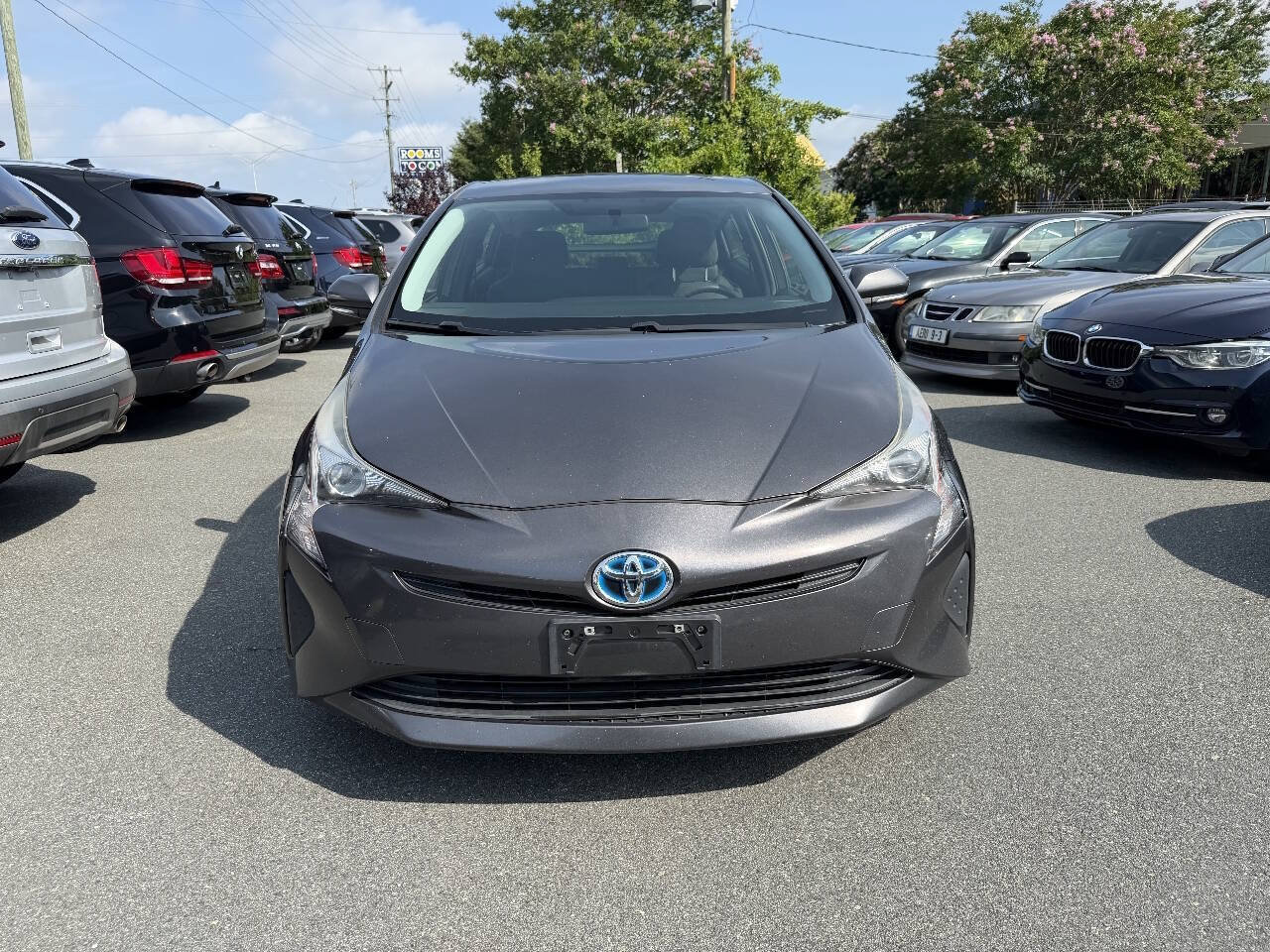 Used 2016 Toyota Prius Two FWD image 2