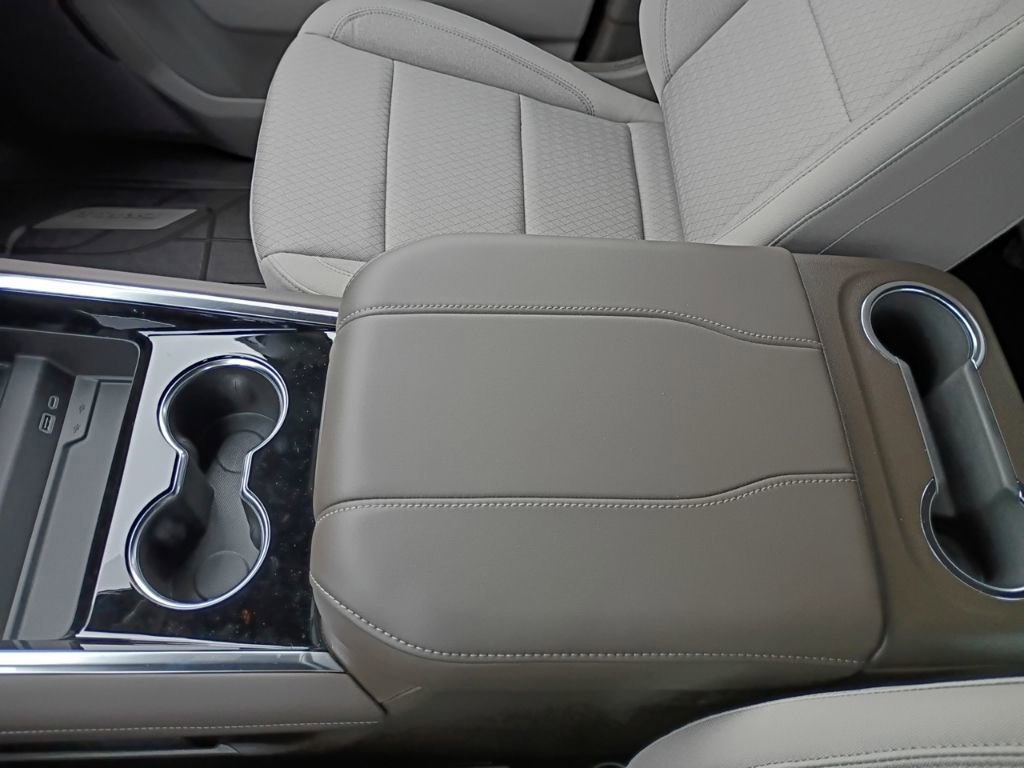 New 2026 Chevrolet Suburban LS image 14