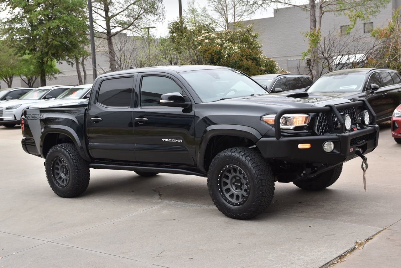 Used 2019 Toyota Tacoma TRD Sport w/ Technology Package image 5