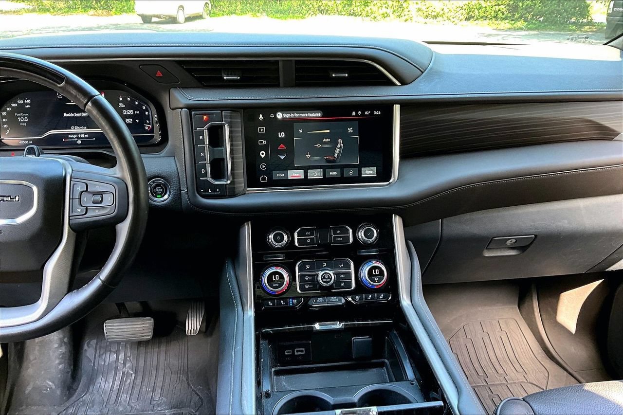 Used 2023 GMC Yukon Denali w/ Denali Reserve Package AWD/4WD image 9