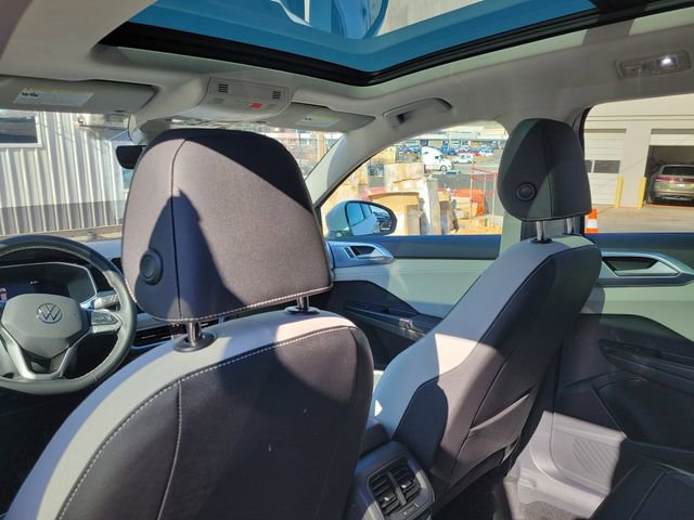 New 2026 Volkswagen Taos SE FWD image 12