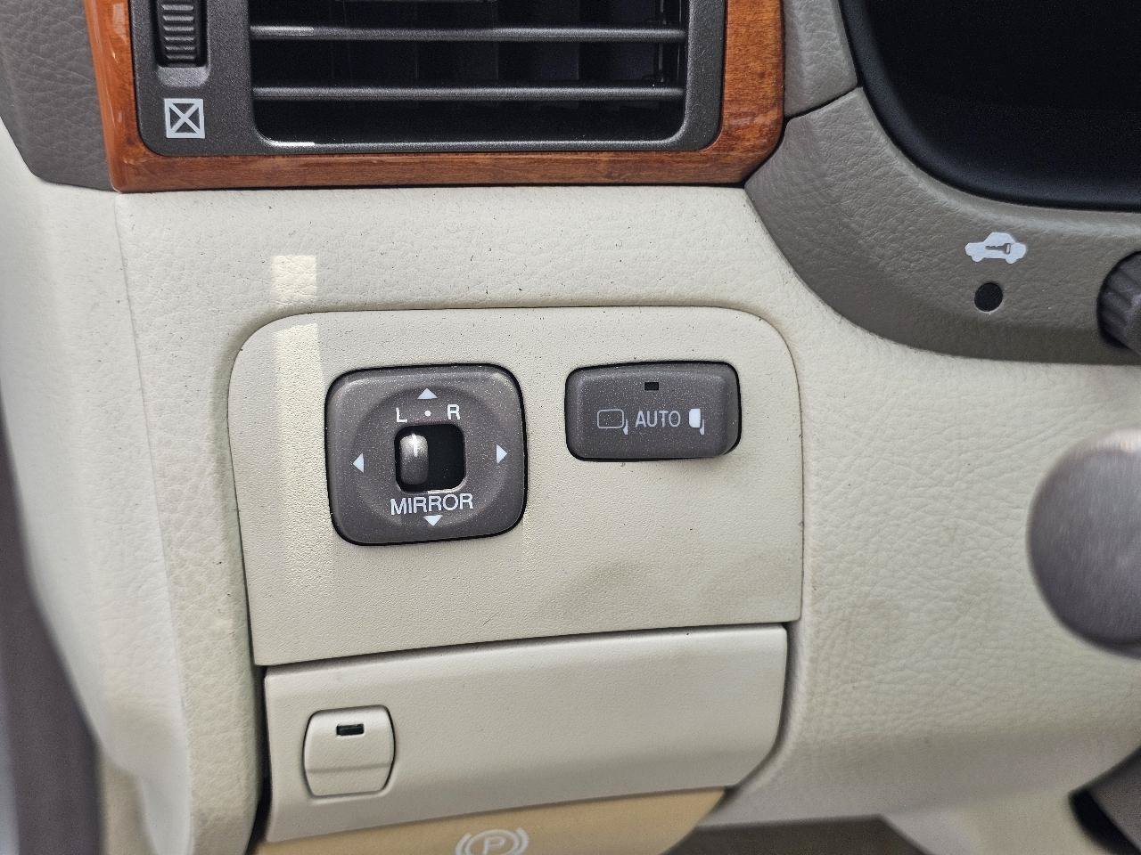 Used 2002 Lexus LS 430 RWD image 23