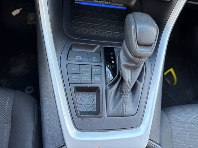 Used 2025 Toyota RAV4 XLE image 18