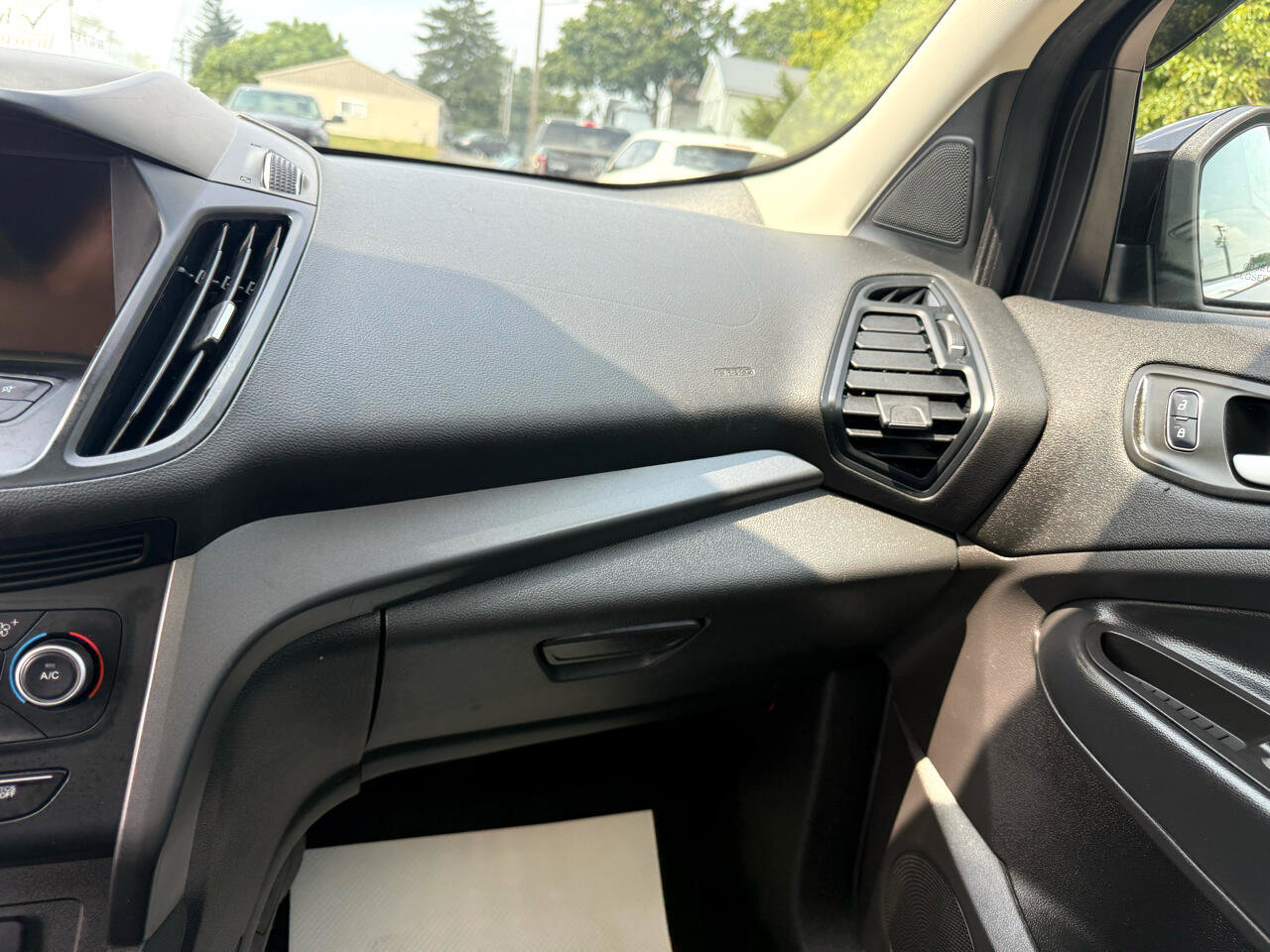 Used 2019 Ford Escape SEL image 37