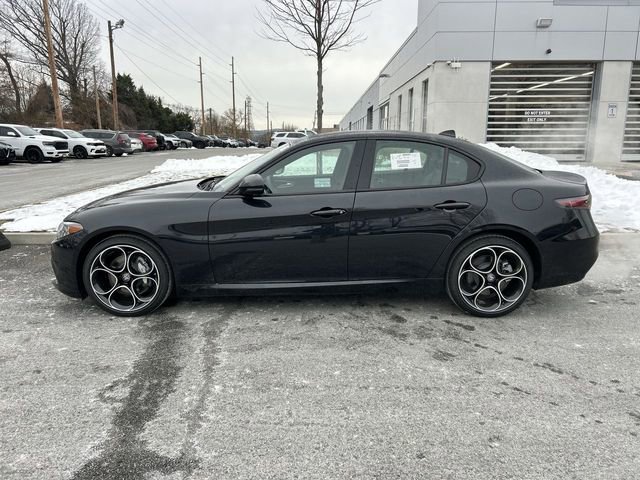 New 2025 Alfa Romeo Giulia AWD w/ Driving Assist Package image 5