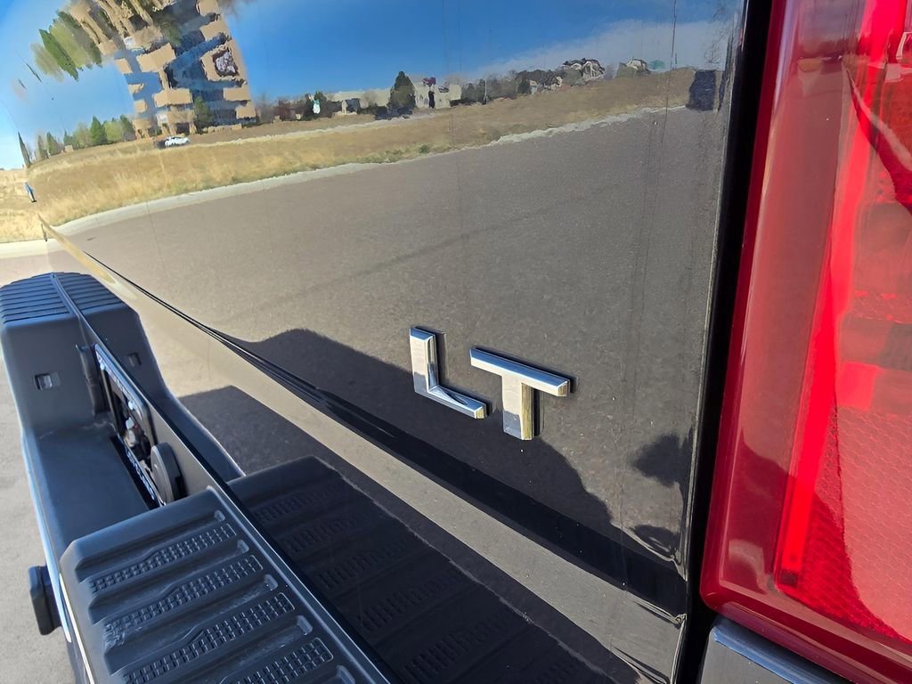 Used 2023 Chevrolet Silverado 1500 LT AWD/4WD image 10