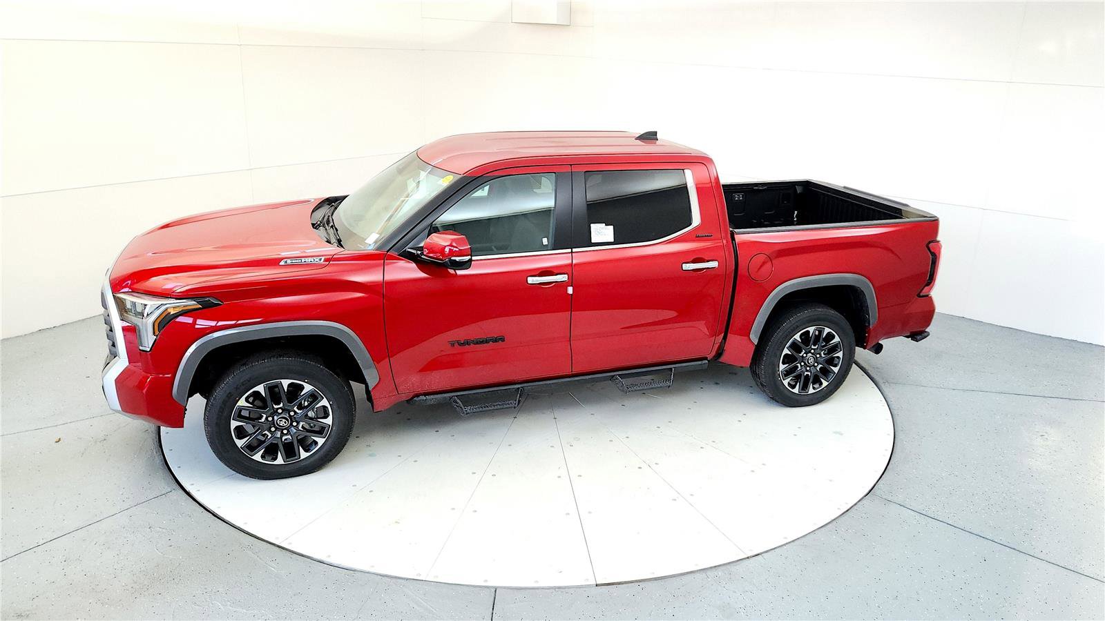 Used 2025 Toyota Tundra Limited image 14