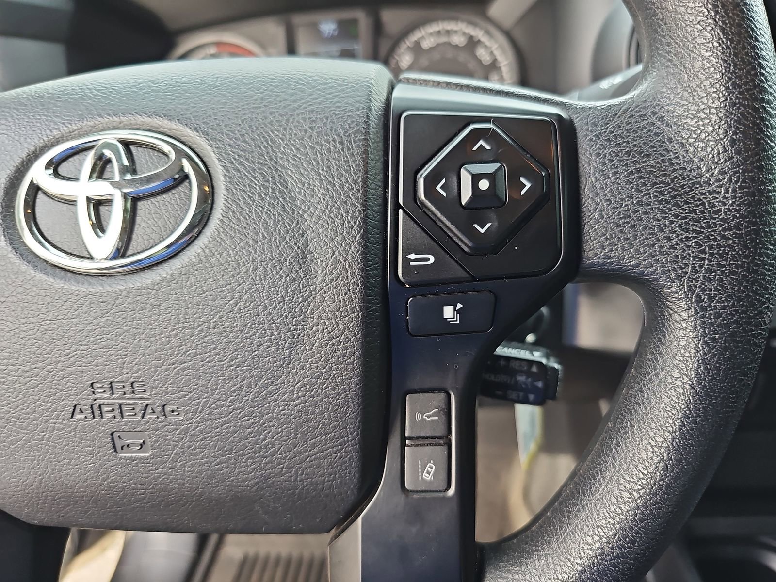 Used 2022 Toyota Tacoma SR w/ SR Convenience Package image 17