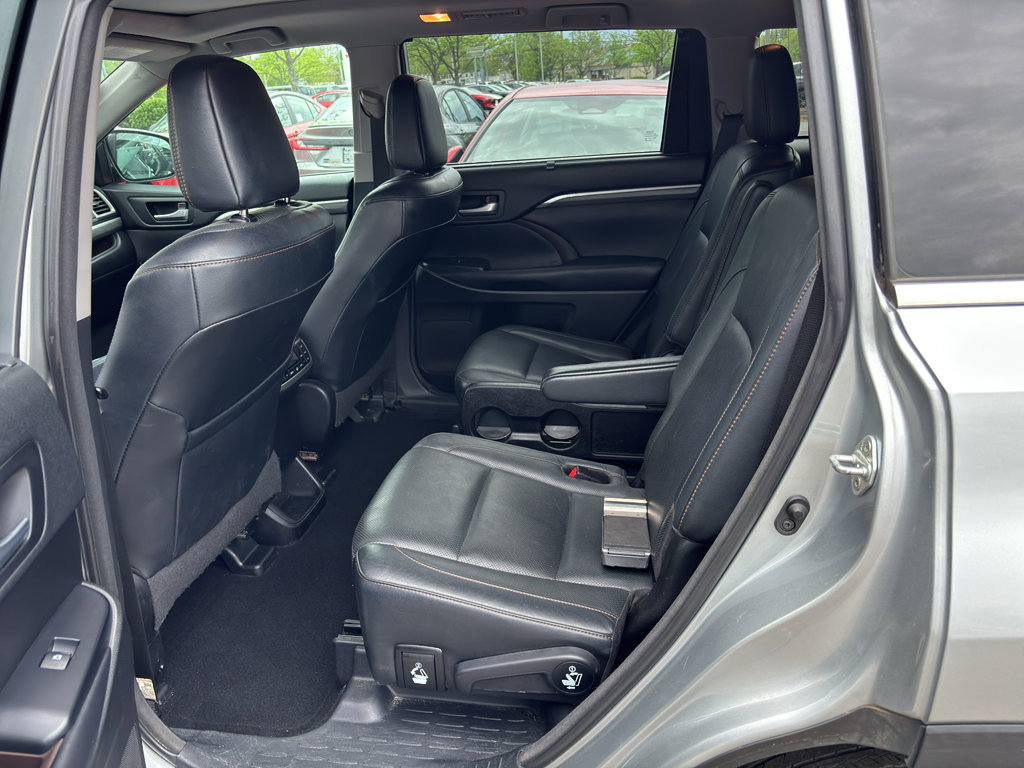 Used 2018 Toyota Highlander Limited Platinum image 8