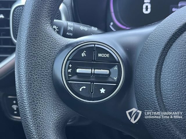 Used 2025 Kia Soul LX w/ LX Technology Package FWD image 29