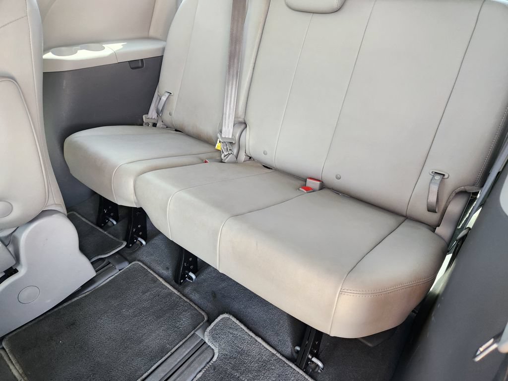 Used 2019 Toyota Sienna XLE Premium AWD/4WD image 27