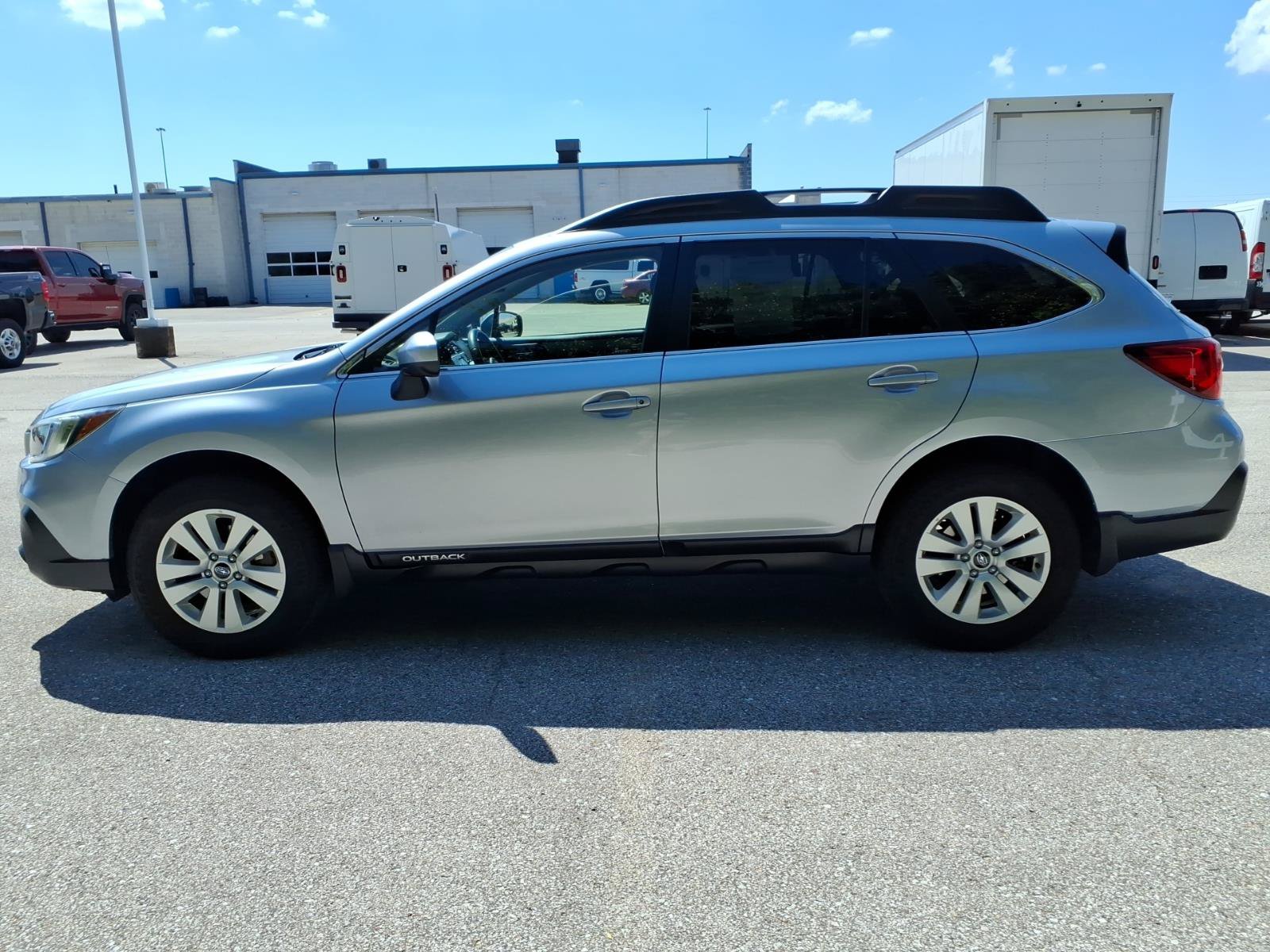 Used 2019 Subaru Outback 2.5i Premium AWD/4WD image 4