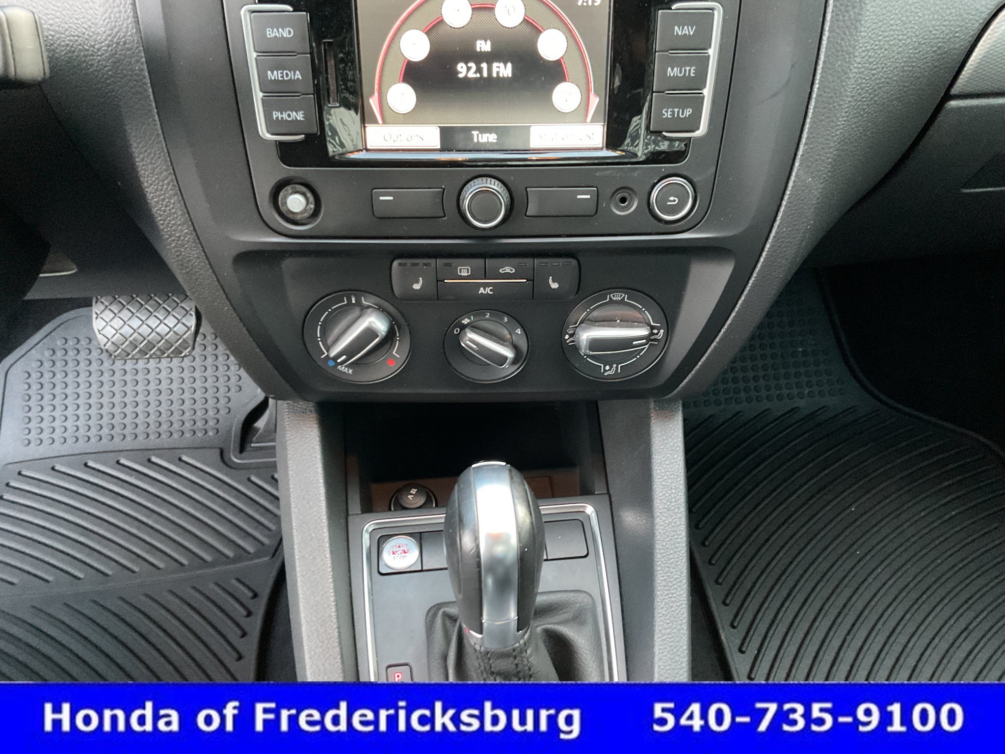 Used 2015 Volkswagen Jetta SE FWD image 38
