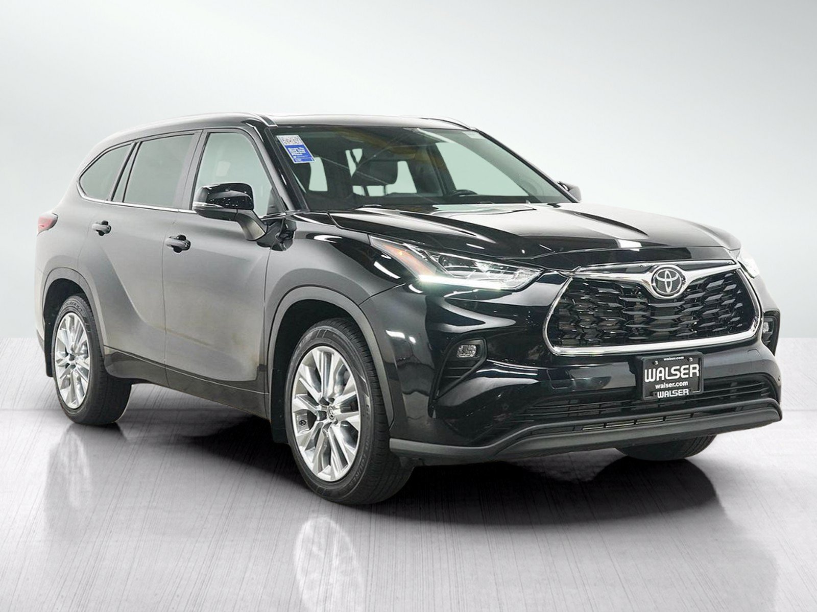 Used 2022 Toyota Highlander Limited AWD/4WD image 7