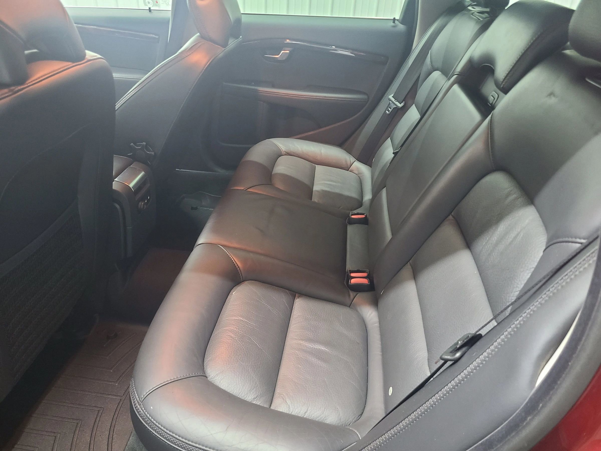 Used 2013 Volvo XC70 3.2 image 37