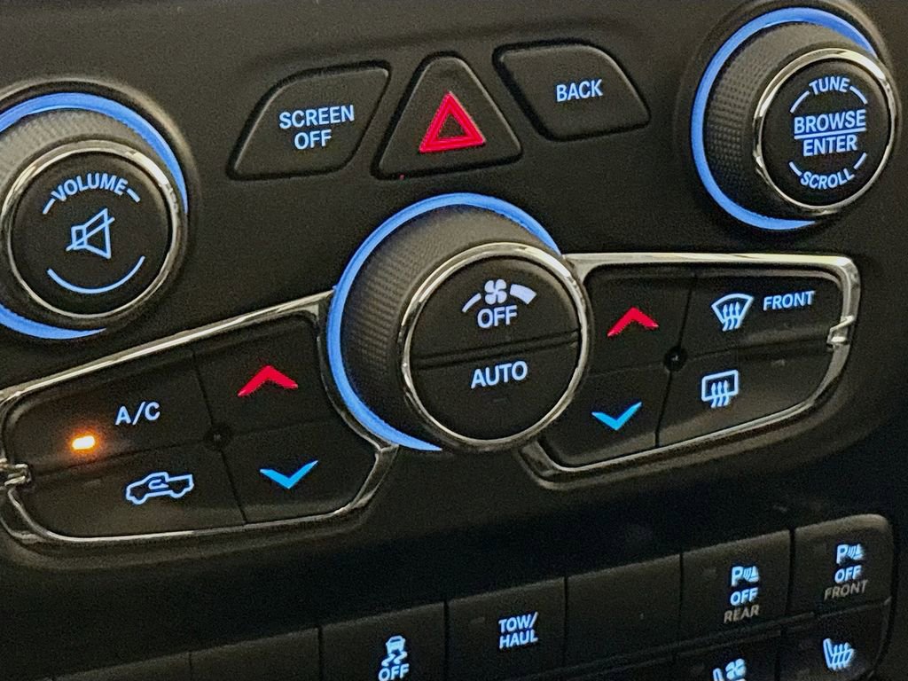 Used 2018 RAM 1500 Sport image 19