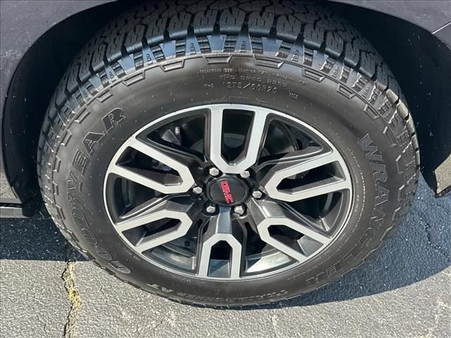 Certified 2023 GMC Yukon AT4 w/ AT4 Premium Plus Package AWD/4WD image 36