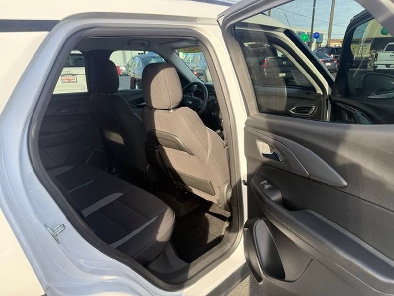 Used 2023 Chevrolet TrailBlazer LT FWD image 13
