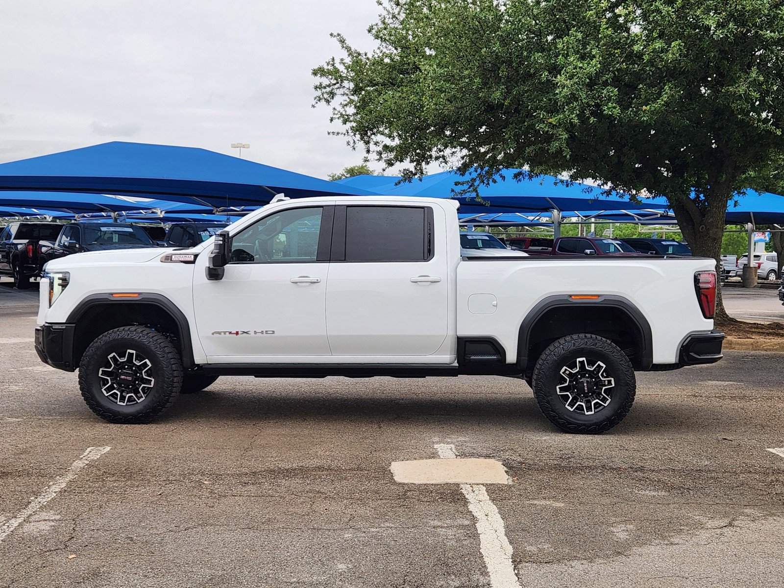 Used 2026 GMC Sierra 2500 AT4X AWD/4WD image 3