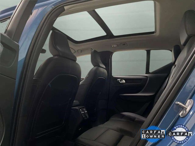 Used 2025 Volvo XC40 B5 Plus image 28