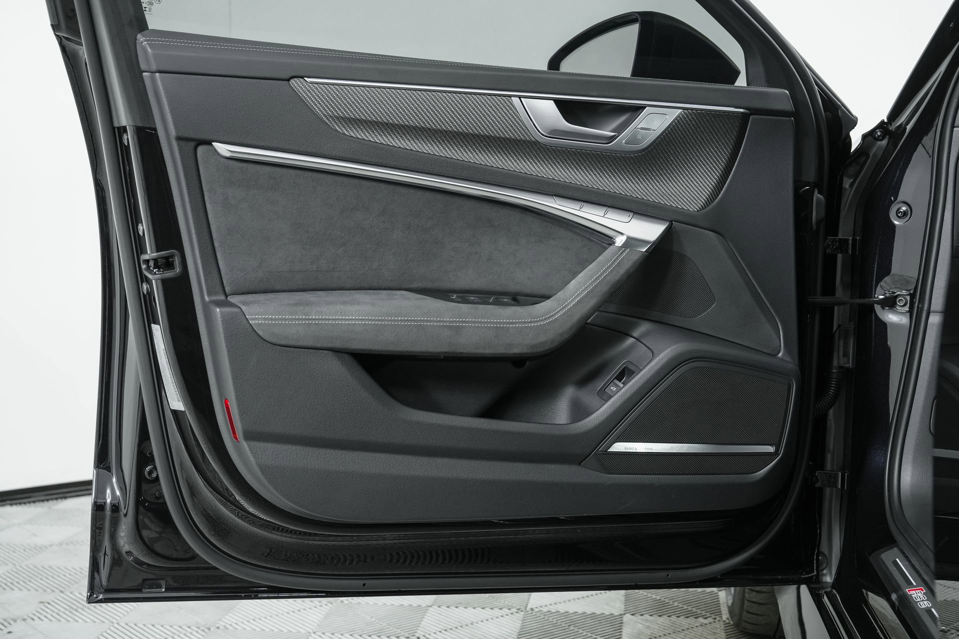 Used 2024 Audi RS 6 performance w/ Matte Carbon Package image 65